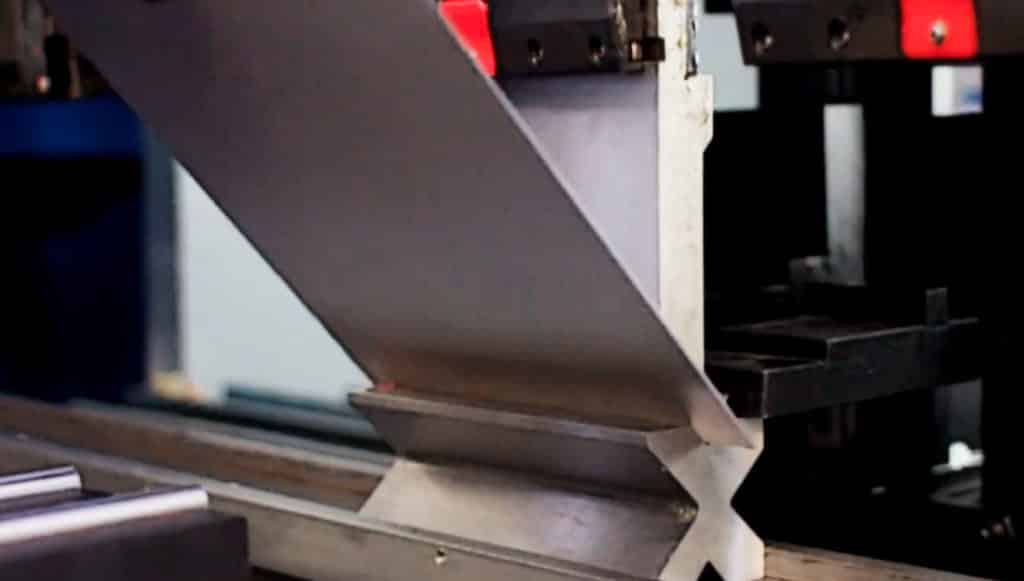 Plegadoras de chapa: Guía definitiva 2022 - Maquinaria metalúrgica Feysama